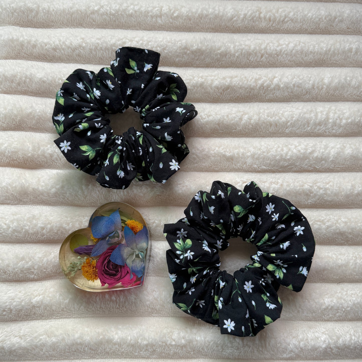 Black Daffodil Scrunchie (Large)