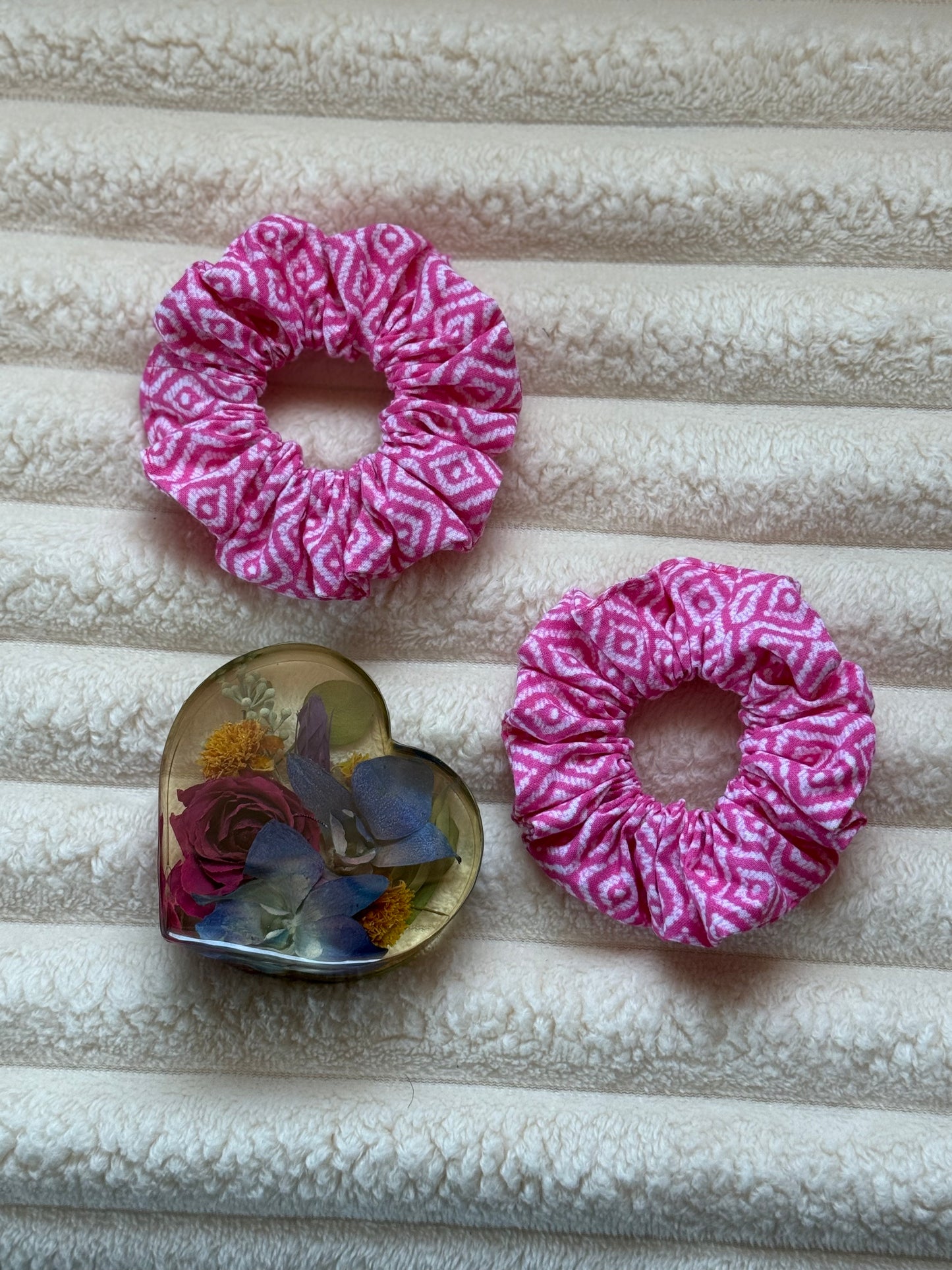 Pink Maze Scrunchie (Medium)