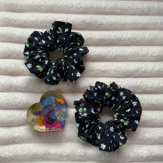 Black Daffodil Scrunchie (Large)