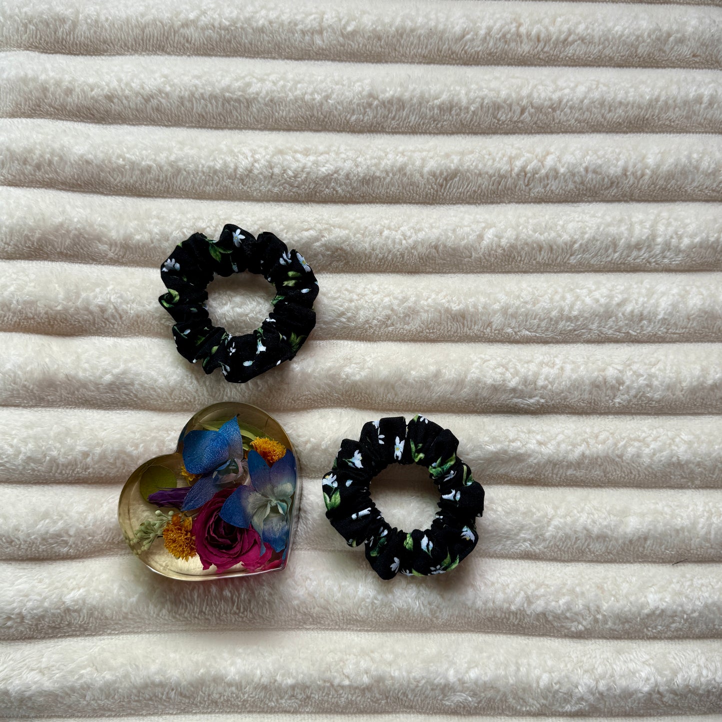 Black Daffodil Scrunchie (Mini)
