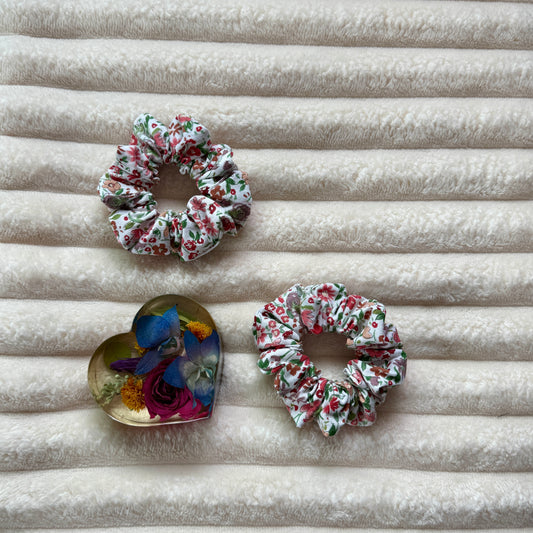 Sunrise Multi-Floral Scrunchie (Medium)