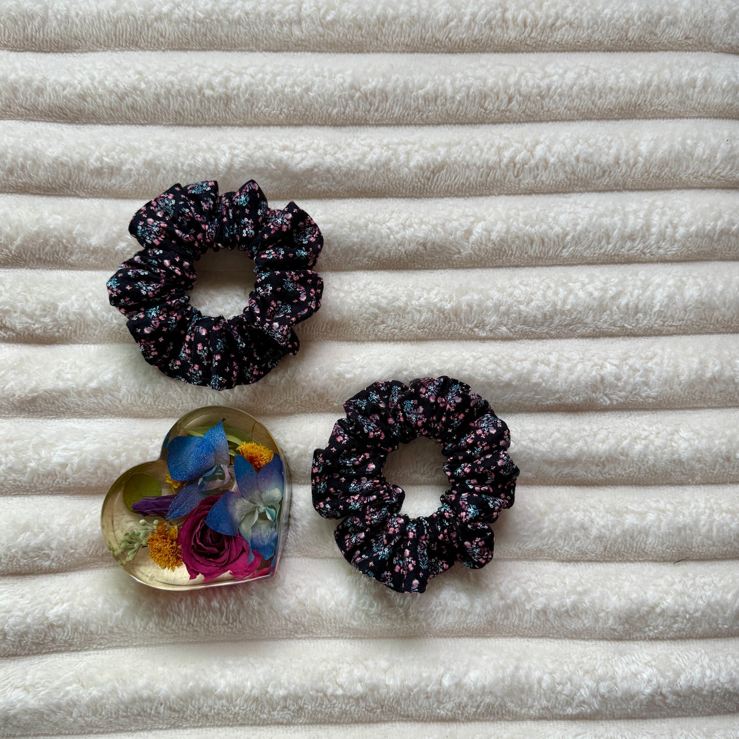 Black Floral Scrunchie (Medium)
