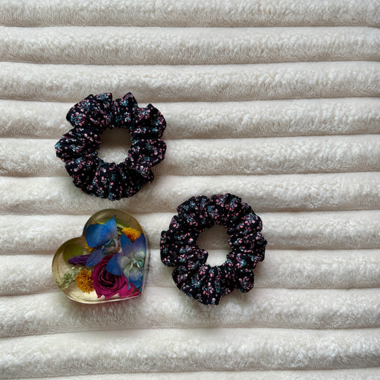 Black Floral Scrunchie (Medium)