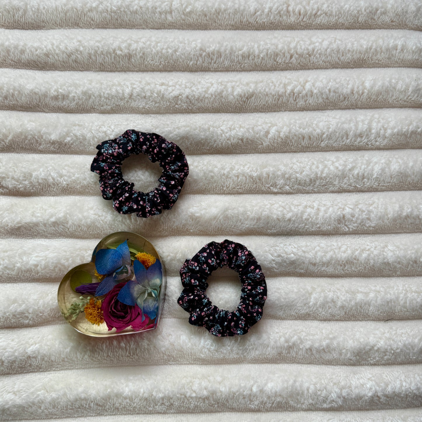 Black Floral Scrunchie (Mini)