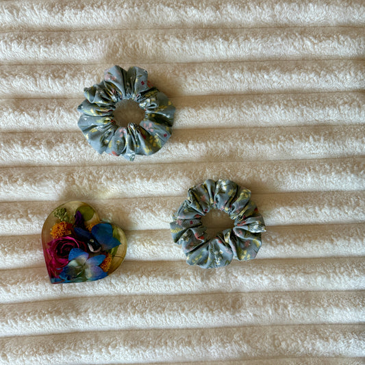 Grey Multi-Floral Scrunchie (Medium)
