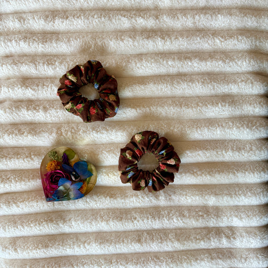 Brown Multi-Roses Scrunchie (Medium)