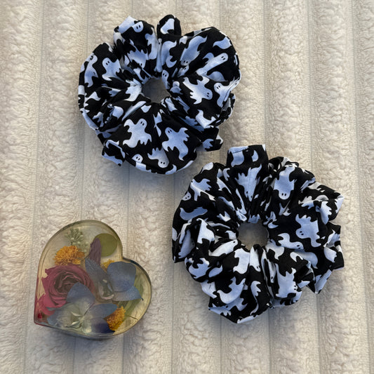 Ghost Scrunchie (Large)