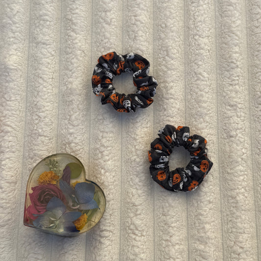 Dark Grey Pumpkin Scrunchie (Mini)