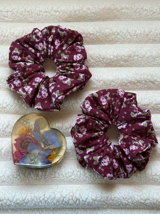 Burgundy Roses Scrunchie (Large)